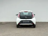 Gebraucht Toyota Aygo 69 PS (50 kW) 2016 Weiß Kleinwagen