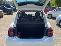 Gebraucht Fiat 500e Style 86 kW (118 PS) 2023 Weiß Kleinwagen