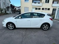 Gebraucht Opel Astra 87 PS (63 kW) 2011 Weiß Kleinwagen