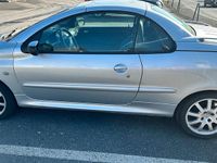 Gebraucht Peugeot 206 109 PS (80 kW) 2004 Silber Cabrio
