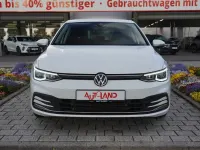Second-hand VW Golf VIII Active 150 CP (110 kW) 2023 Alb Berlinǎ