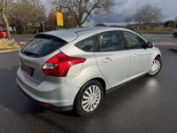 Gebraucht Ford Focus Trend 125 PS (91 kW) 2013 Polarsilber metallic Kleinwagen