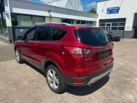 Gebraucht Ford Kuga Titanium 150 PS (110 kW) 2018 Rot SUV