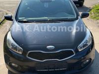 Gebraucht Kia Ceed Spirit 90 PS (66 kW) 2013 Schwarz Kleinwagen