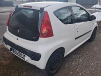 Gebraucht Peugeot 107 Urban Move 68 PS (50 kW) 2011 Weiß Kleinwagen