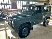 Gebraucht Land Rover Defender 177 PS (130 kW) 2009 Grün Kombi