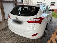 Gebraucht Hyundai i30 100 PS (73 kW) 2014 Weiß Kombi