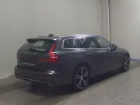 Gebraucht Volvo V60 Inscription 341 PS (250 kW) 2021 Pine grey / metallic Kombi