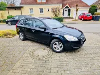 Używany Kia Ceed LX 126 KM (92 kW) 2009 Czarny Hatchback