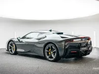 Gebraucht Ferrari SF90 999 PS (734 kW) 2021 Grigio silverstone Coupé