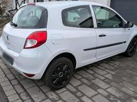 Gebraucht Renault Clio III 75 PS (55 kW) 2012 Weiß Kleinwagen