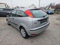 Gebraucht Ford Focus Trend 101 PS (74 kW) 2004 Silber Limousine