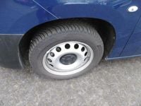 Gebraucht Opel Combo Basis 102 PS (75 kW) 2024 Blau Kombi