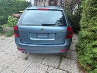 Gebraucht Skoda Octavia Ambiente 160 PS (117 kW) 2010 Blau Kombi