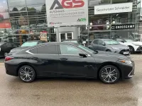 Gebraucht Lexus ES300H Business Edition 218 PS (160 kW) 2023 Graphite black Limousine
