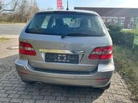 Gebraucht Mercedes B200 136 PS (100 kW) 2008 Silber Van / Kleinbus