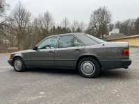 Gebraucht Mercedes E260 160 PS (117 kW) 1989 Limousine