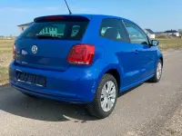 Gebraucht VW Polo 60 PS (44 kW) 2013 Blau Kleinwagen