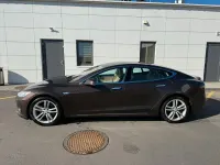 Usata Tesla Model S 269 kW (367 CV) 2014 Marrone Utilitaria