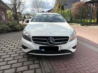 Gebraucht Mercedes A180 122 PS (89 kW) 2013 Weiß Limousine