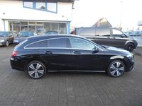 Gebraucht Mercedes CLA220 184 PS (135 kW) 2018 Kosmosschwarz Limousine