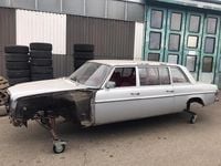 Gebraucht Mercedes W114 120 PS (88 kW) 1976 Silber Limousine