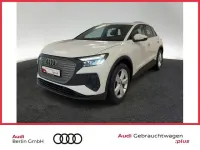 Gebraucht Audi Q4 e-tron Comfort 150 kW (204 PS) 2023 Gletscherweiß metallic SUV