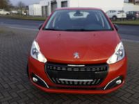 Gebraucht Peugeot 208 Active 82 PS (60 kW) 2015 Orange Kleinwagen