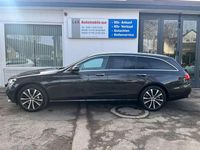 Gebraucht Mercedes E300 Avantgarde 194 PS (142 kW) 2022 Grau Limousine