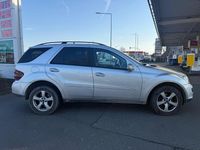 Gebraucht Mercedes ML320 224 PS (164 kW) 2007 Silber SUV