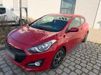 Gebraucht Hyundai Coupé 90 PS (66 kW) 2014 Rot Coupé