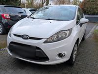 Gebraucht Ford Fiesta 60 PS (44 kW) 2011 Weiß Kleinwagen