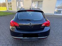 Gebraucht Opel Astra Edition 140 PS (102 kW) 2015 Schwarz Limousine