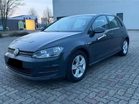 Gebraucht VW Golf VII Trendline 110 PS (80 kW) 2015 Grau Limousine