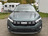 Neu Dacia Jogger Expression 122 PS (89 kW) 2025 Grün Van / Kleinbus