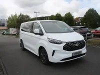 Gebraucht Ford Tourneo Titanium 136 PS (100 kW) 2025 Frostweiß Van / Kleinbus