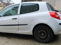 Gebraucht Renault Clio II 66 PS (48 kW) 2006 Weiß Kleinwagen