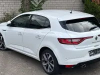 Gebraucht Renault Mégane Bose Edition 131 PS (96 kW) 2017 Weiß Limousine