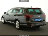 Gebraucht VW Passat Elegance 150 PS (110 kW) 2024 Grau Kombi