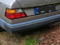 Gebraucht Mercedes E230 137 PS (100 kW) 1985 Gold Limousine