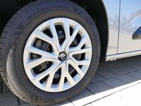 Neu Fiat Doblò 131 PS (96 kW) 2025 Grau Van / Kleinbus