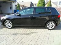 Gebraucht VW Golf VII LOUNGE 110 PS (80 kW) 2016 Deep black perleffekt Kleinwagen