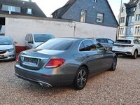 Gebraucht Mercedes E220 194 PS (142 kW) 2020 Selenitgrau  metalliclack (metallic) Limousine