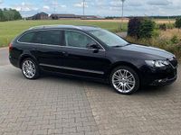 Gebraucht Skoda Superb Elegance 160 PS (117 kW) 2014 Schwarz Kombi