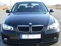 Gebraucht BMW 318 143 PS (105 kW) 2006 Schwarz metallic Limousine