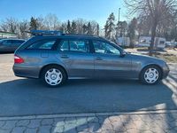 Gebraucht Mercedes E220 150 PS (110 kW) 2004 Grau Kombi