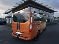 Gebraucht Ford Tourneo Titanium 131 PS (96 kW) 2020 Orange Van / Kleinbus