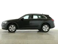 Używany Audi e-tron Comfort 230 kW (313 KM) 2022 Czarny SUV