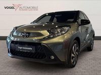 Gebraucht Toyota Aygo Pulse 72 PS (52 kW) 2024 Cardamon green / nig Kleinwagen