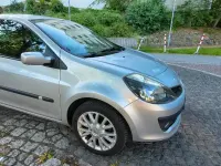 Gebraucht Renault Clio 111 PS (81 kW) 2006 Silber Kleinwagen